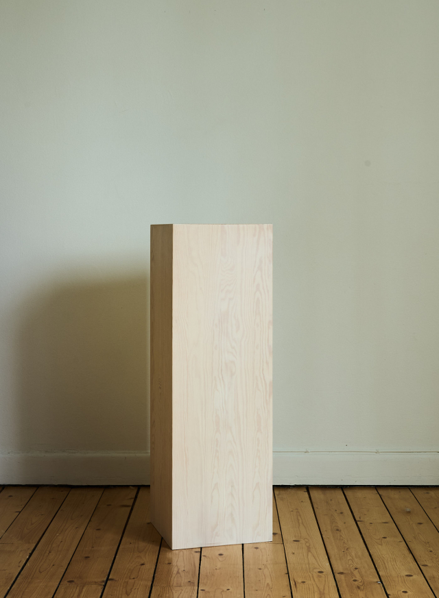 Piedestal Vitoljad Furu Large