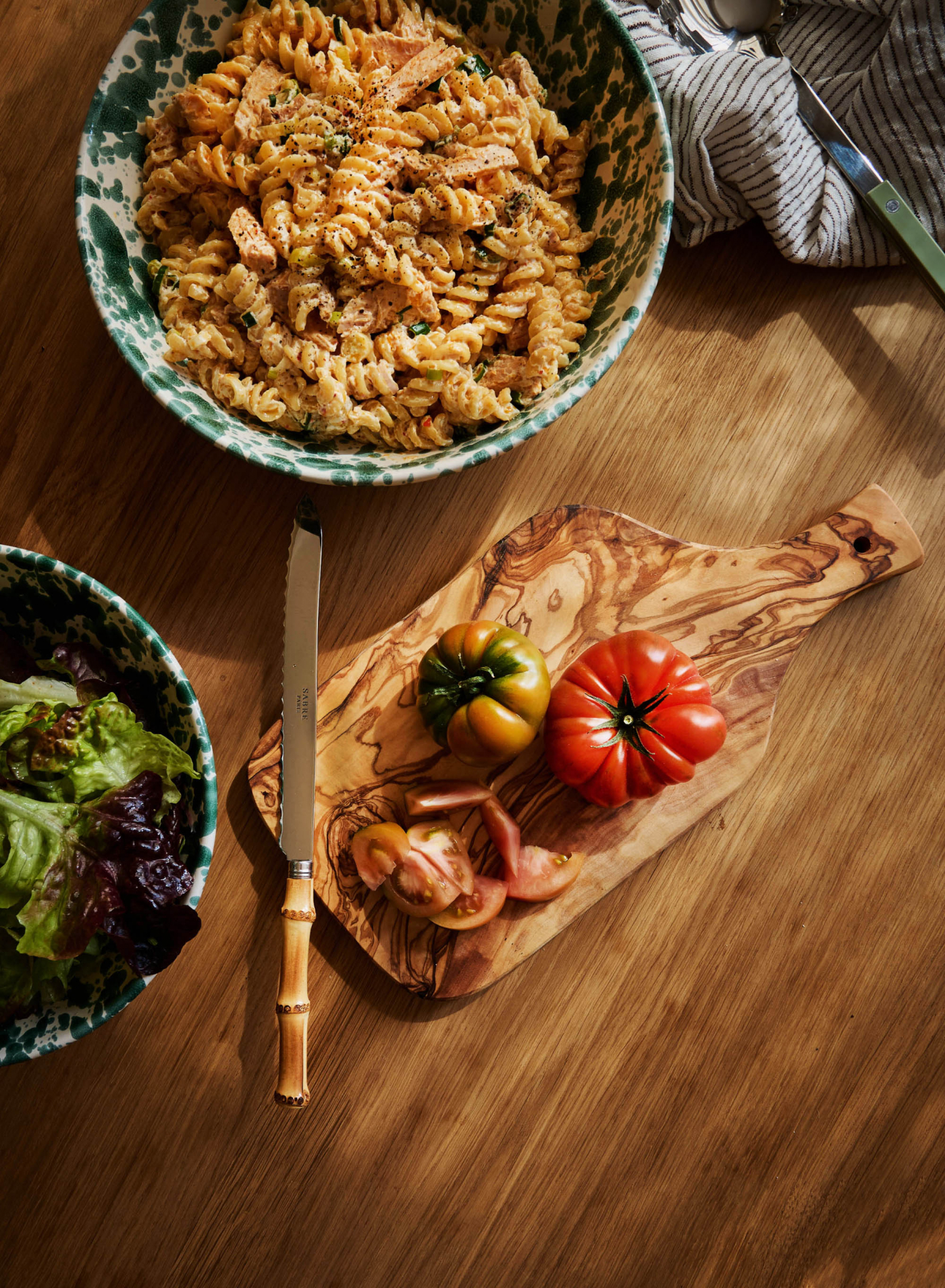 Skärbräda Irregular Olivträ