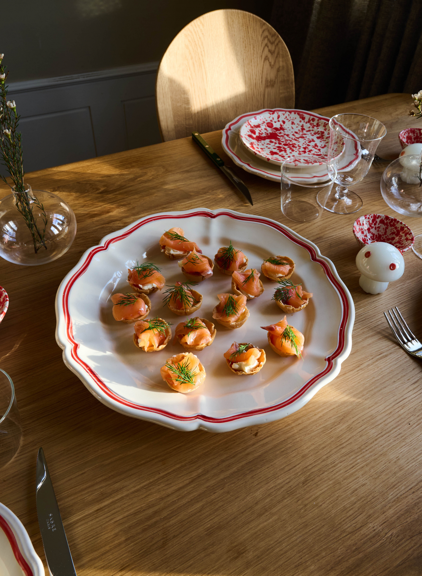 Serveringsfat Tondo Baccellato Rigio Rosso