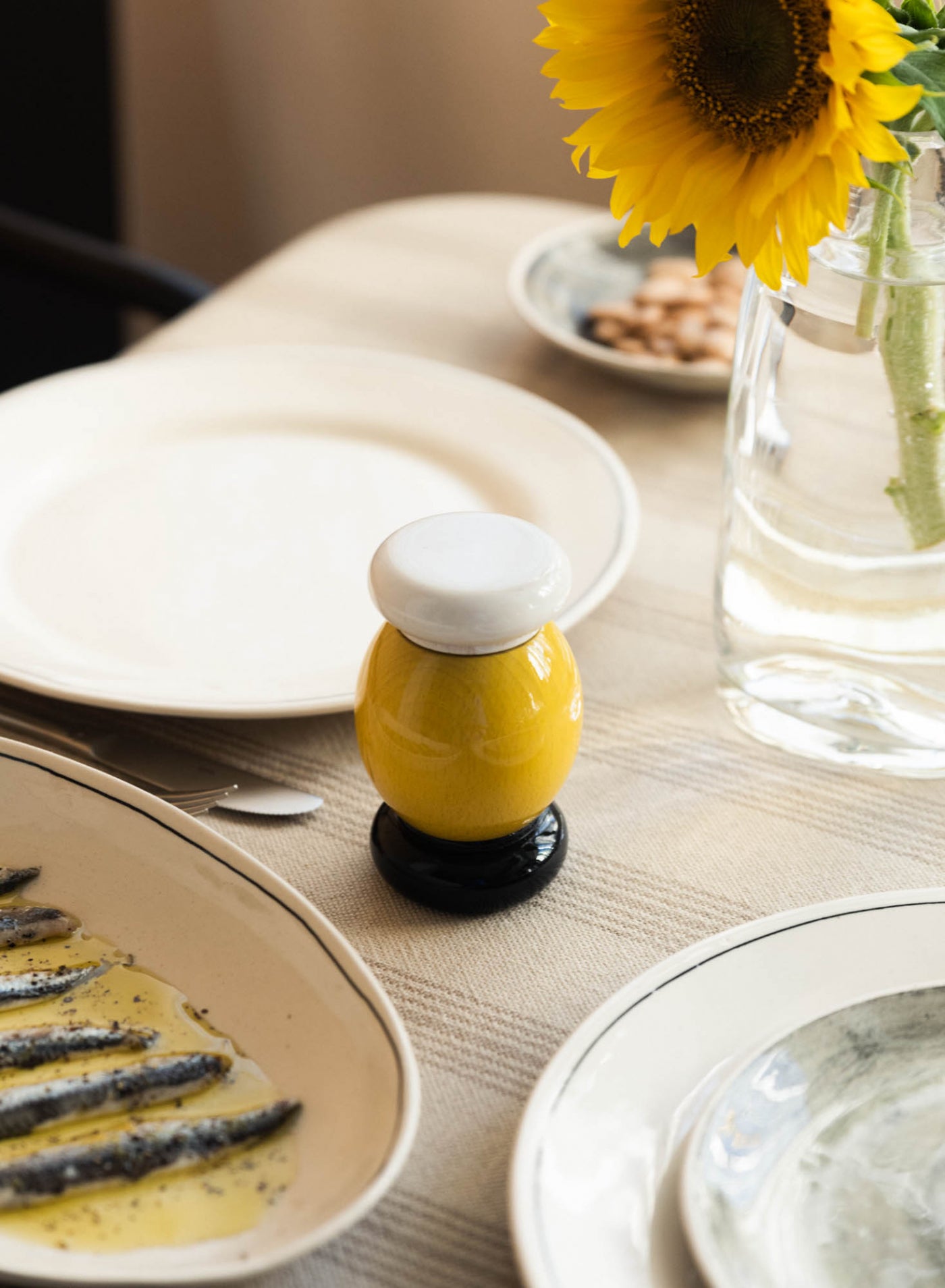 Salt & Pepparkvarn Bokträ Gul, Vit och Svart