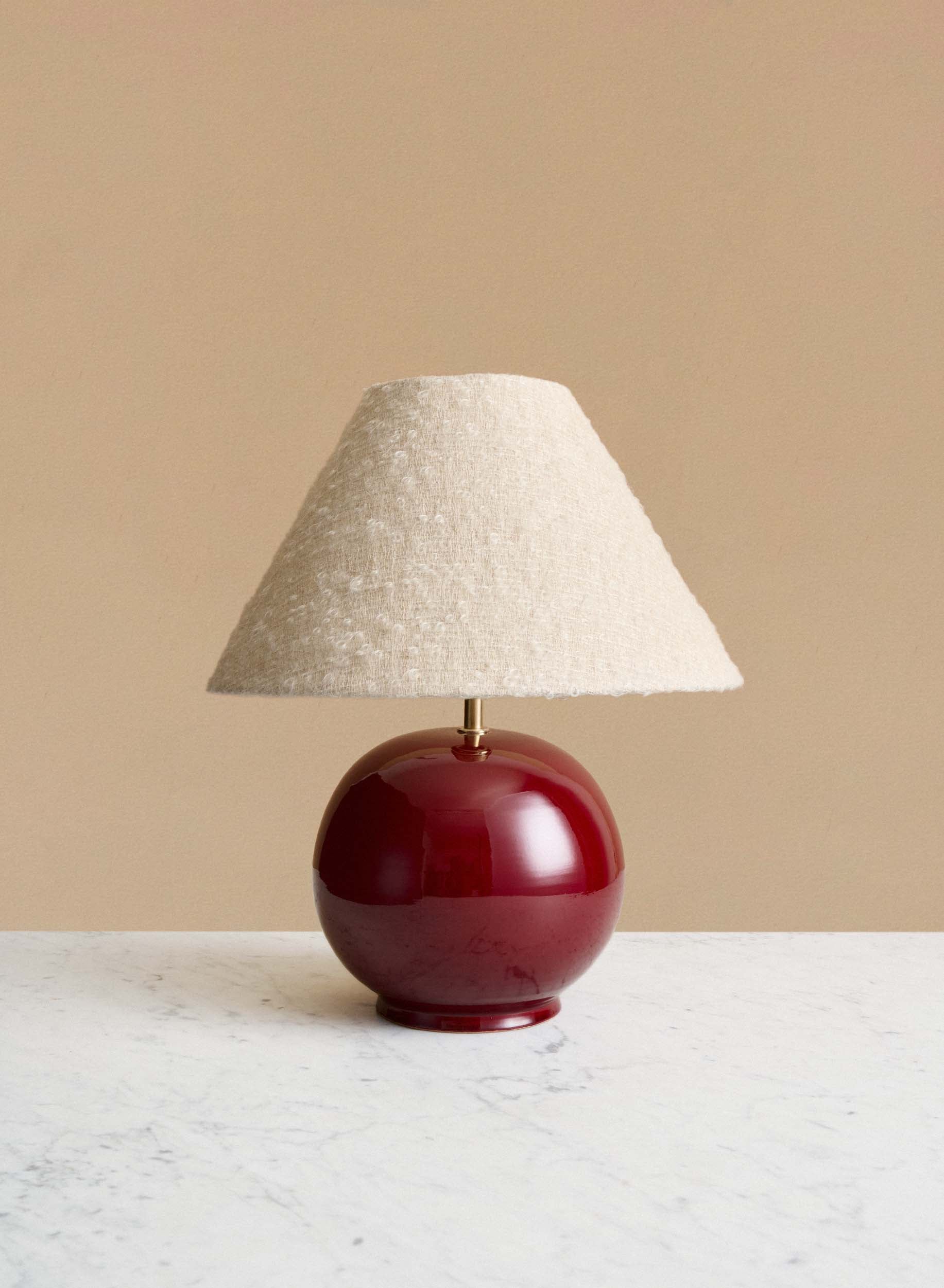 Bordslampa Tondo Burgundy | Cono Ivory