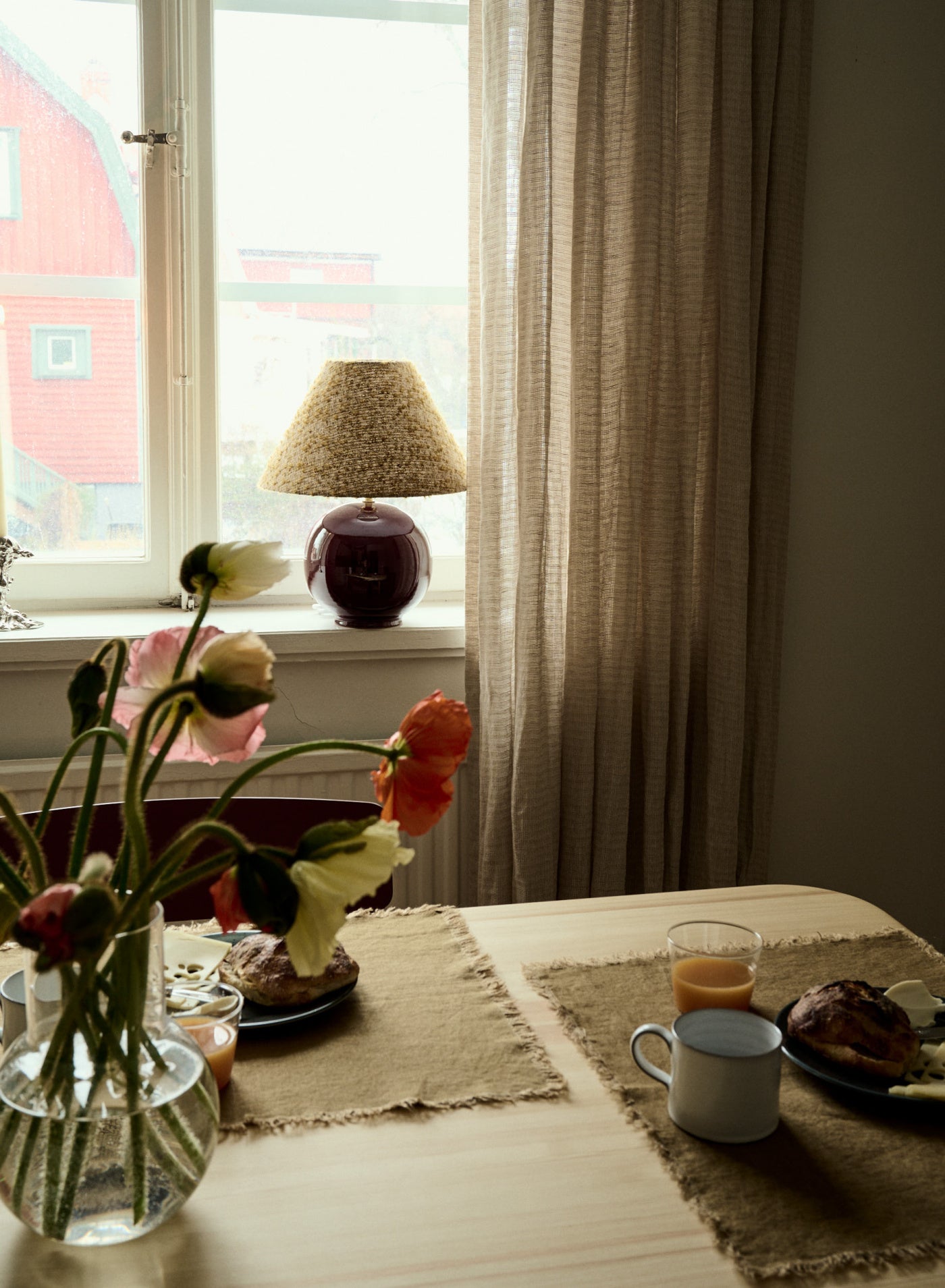 Bordslampa Tondo Burgundy | Cono Amber