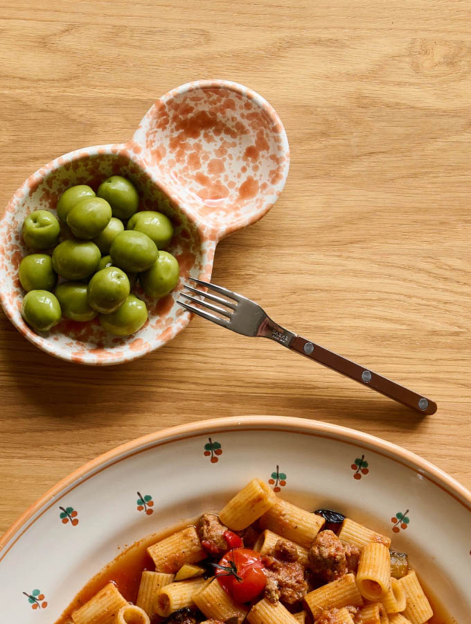 Sabre — Bistro Brown