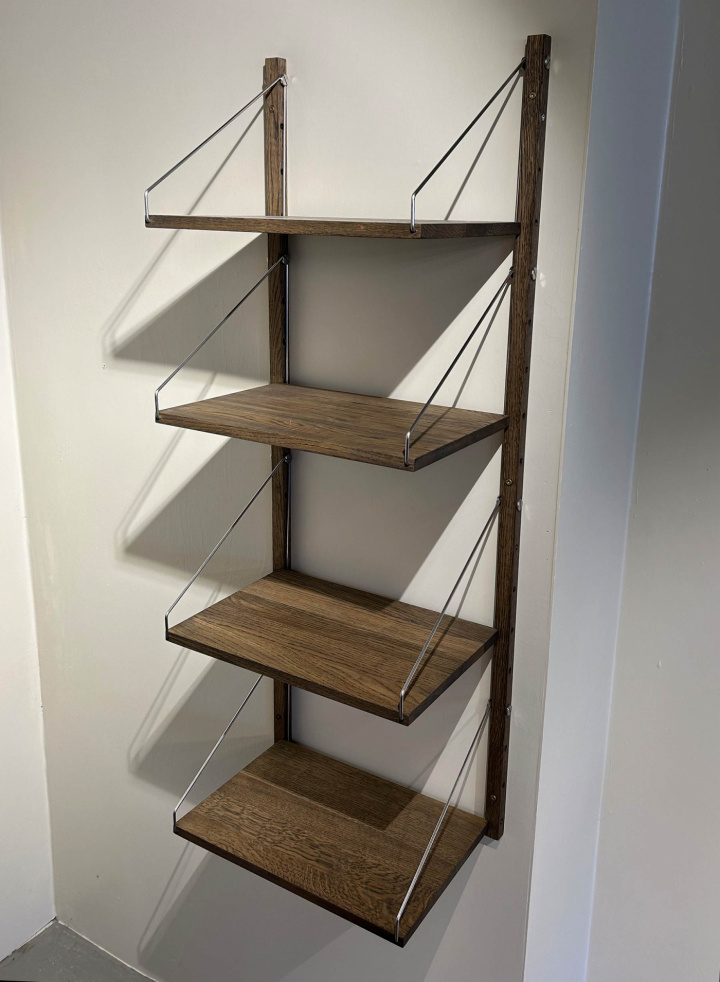 Shelf Library Mörkoljad Ek | Enkelsektion H114,8 cm