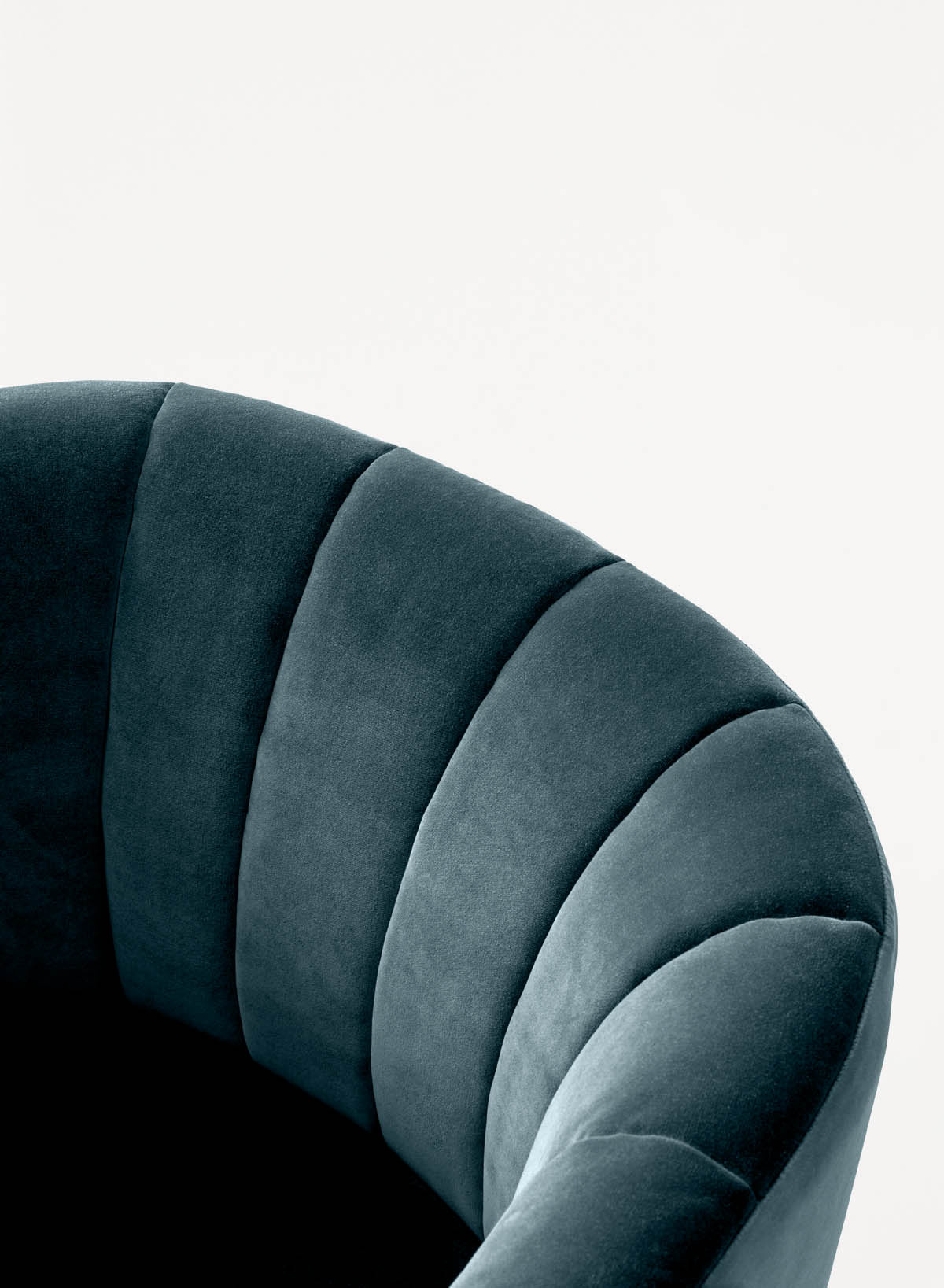 Loafer Chair SC23 Blue Velvet