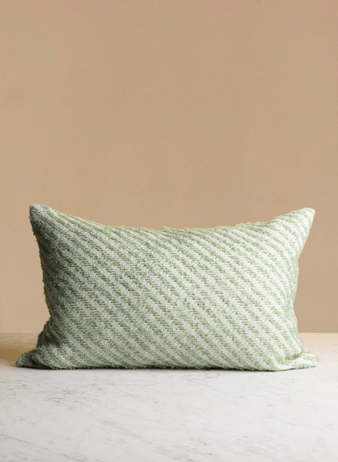 Prydnadskudde 40X60 Brera Mossa i gruppen Detaljer / Textil / Prydnadskuddar hos Tambur Store AB (ASTBR423940X60)