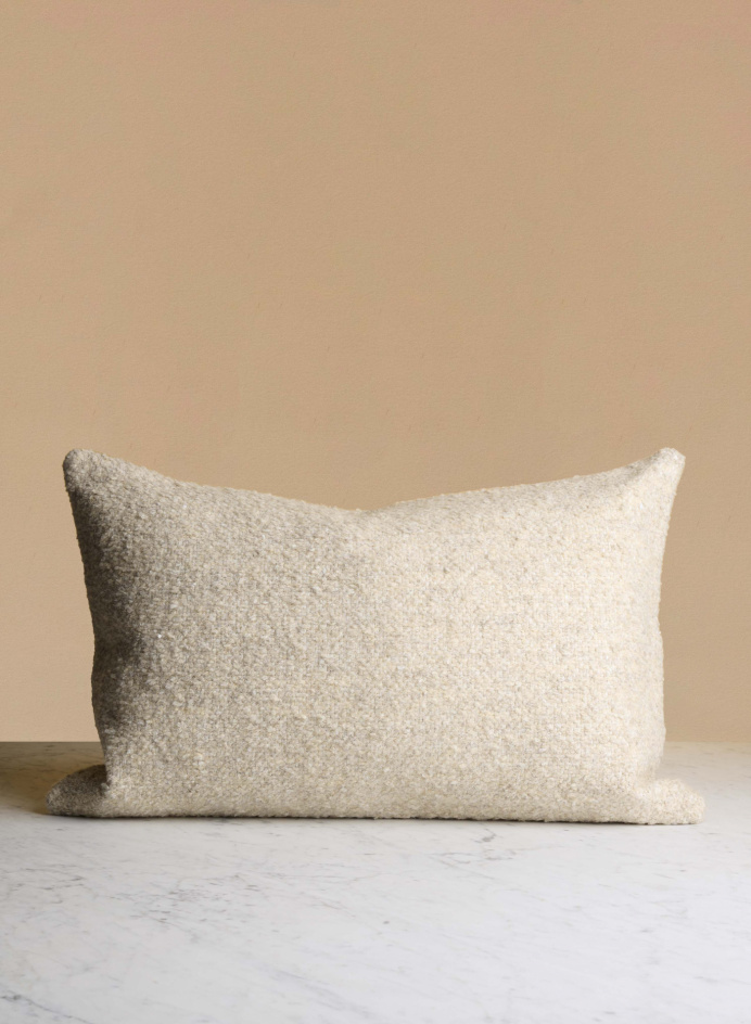 Prydnadskudde 40x60 Mons Eggshell i gruppen Detaljer / Textil / Prydnadskuddar hos Tambur Store AB (ASTMO313240X60)