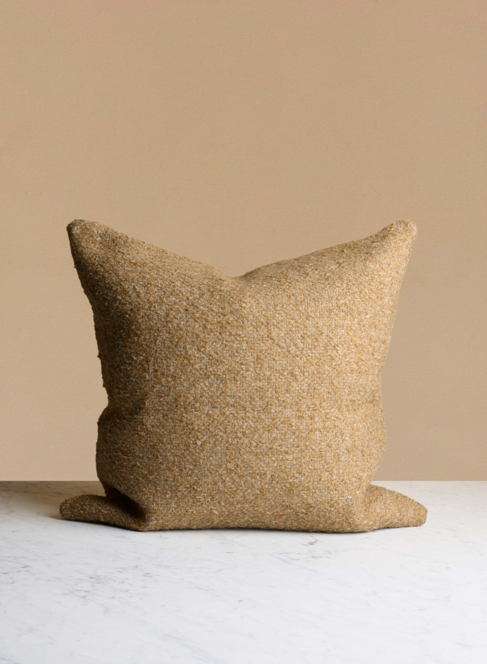 Prydnadskudde 50x50 Mons Mustard i gruppen DETALJER / TEXTIL / PRYDNADSKUDDAR hos Tambur Store AB (ASTMO535250X50)