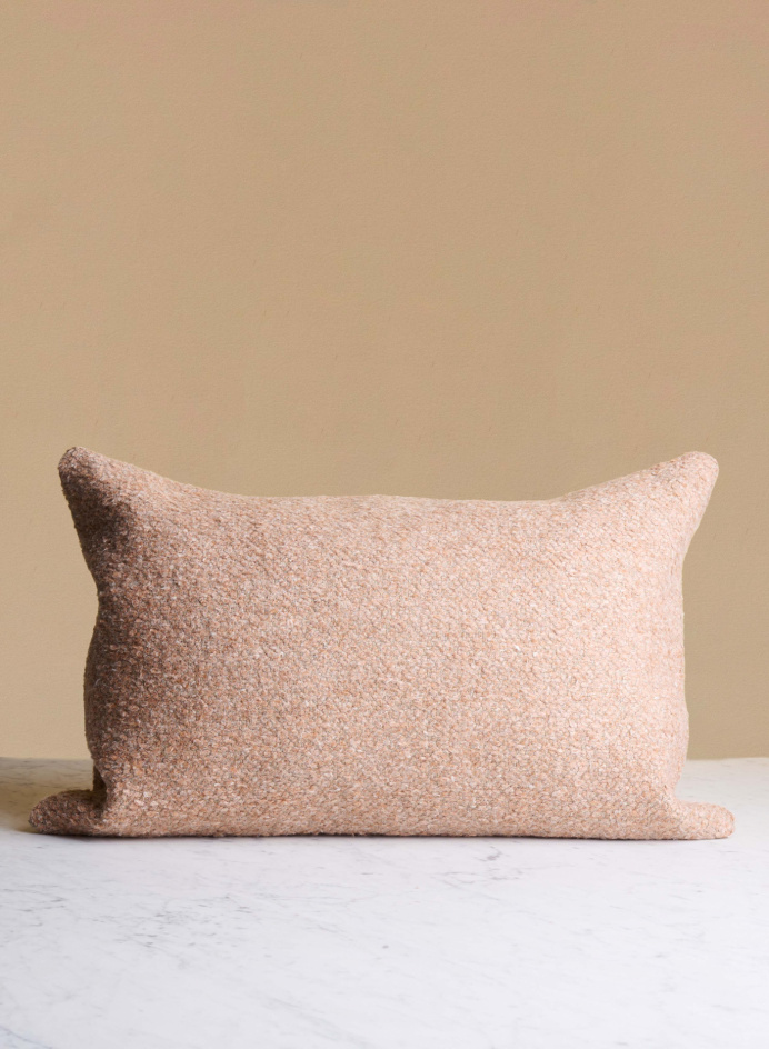 Prydnadskudde 40x60 Mons Brick i gruppen DETALJER / TEXTIL / PRYDNADSKUDDAR hos Tambur Store AB (ASTMO632640X60)