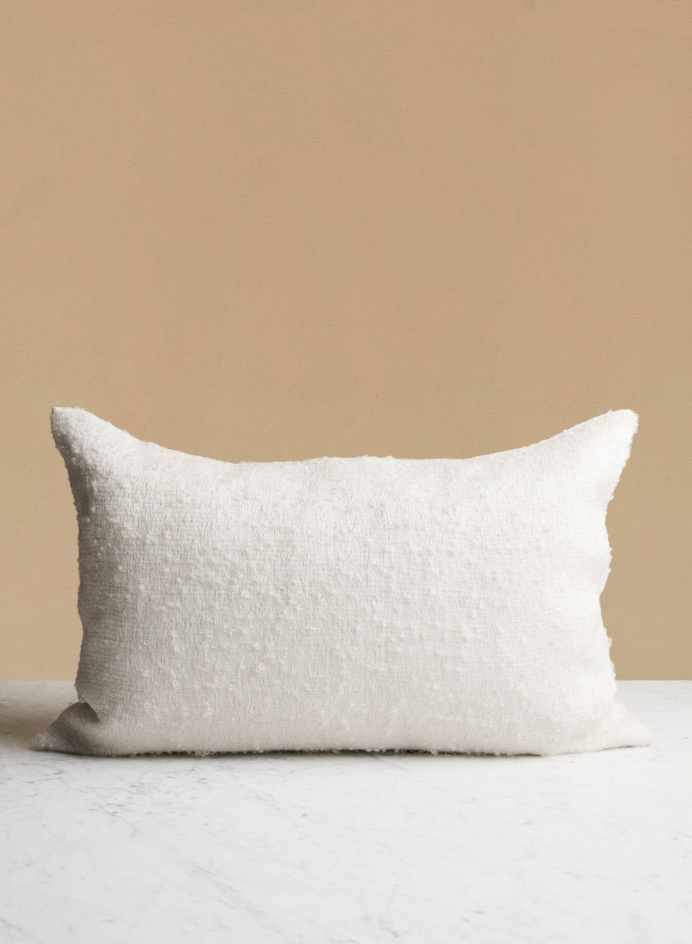 Prydnadskudde 40x60 Torno White i gruppen Detaljer / Textil / Prydnadskuddar hos Tambur Store AB (ASTTO151040X60)