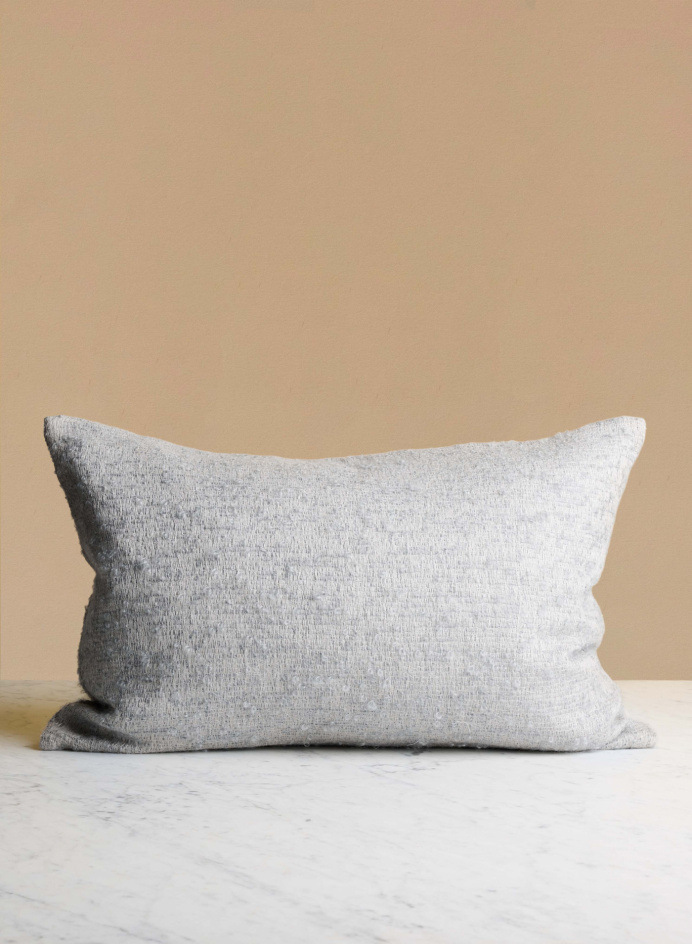 Prydnadskudde 40x60 Torno Pale Blue i gruppen DETALJER / TEXTIL / PRYDNADSKUDDAR hos Tambur Store AB (ASTTO233040X60)