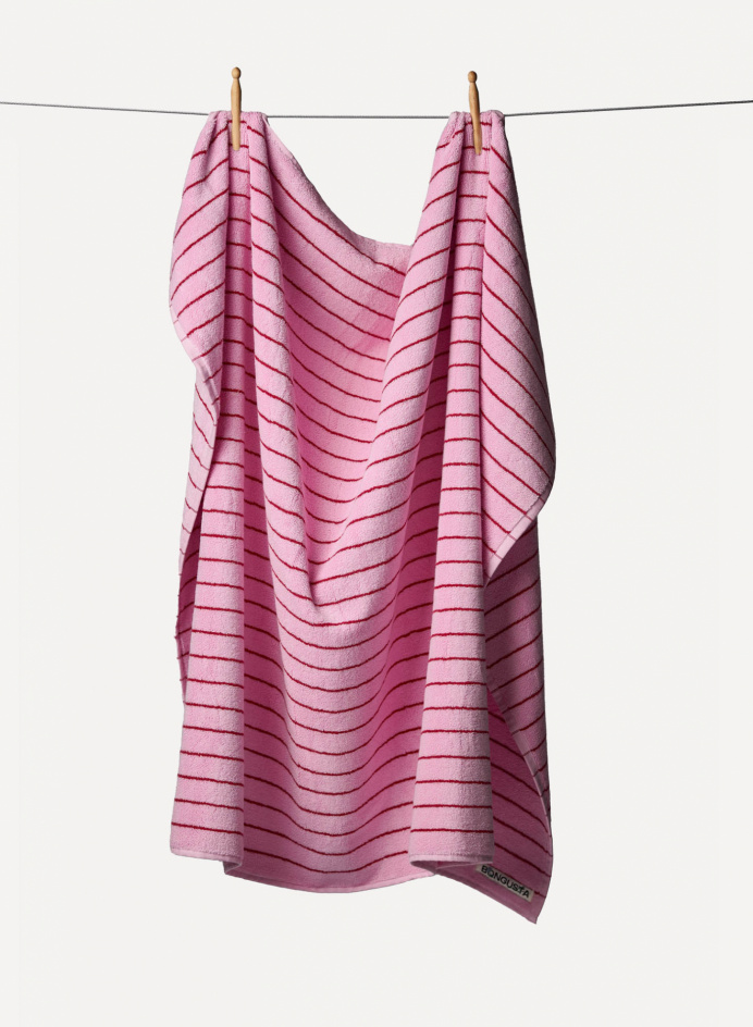 Bath Towel Pink & Red Stripe i gruppen Detaljer / Textil / Badrumstextilier hos Tambur Store AB (BONBON12001)