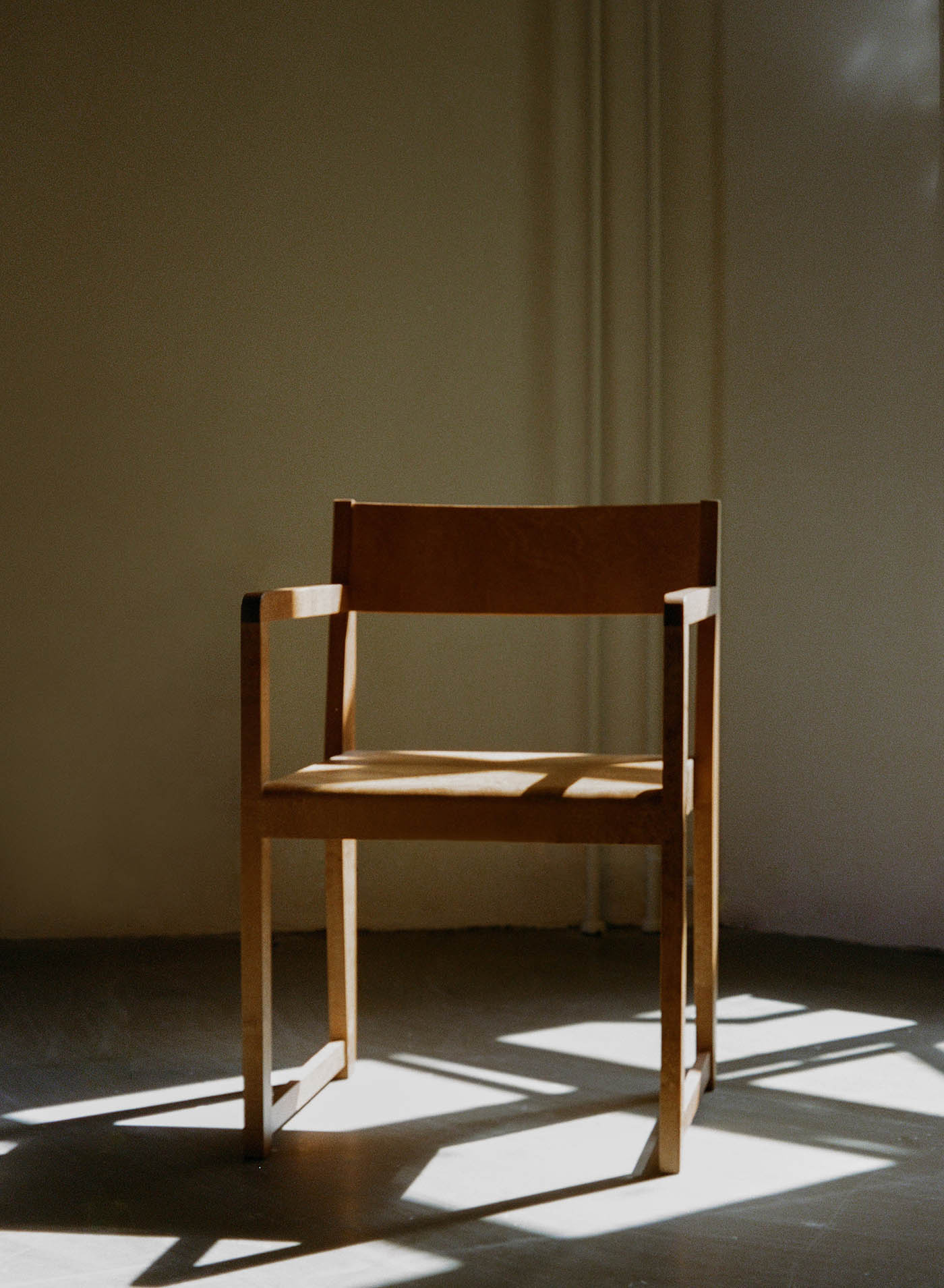 Armrest Chair 01 Warm Brown Wood