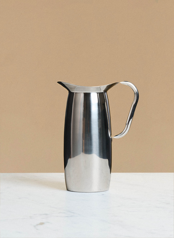 Indian Steel Pitcher Tall i gruppen Kök / Porslin / Karaffer hos Tambur Store AB (HAYAE745B515AG66)