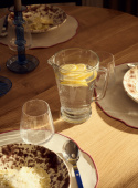 Abeille Pitcher