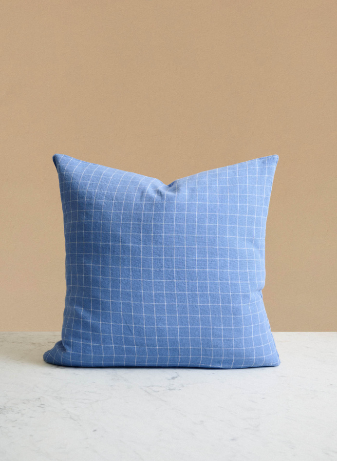 Linnekudde Blue School Check i gruppen Detaljer / Textil / Prydnadskuddar hos Tambur Store AB (LNGEPCC03349)